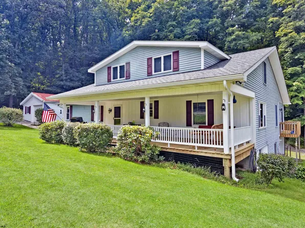 82 Wesley Dr, Morgantown, WV 26508
