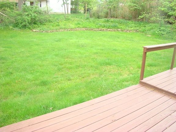 3rd image of 1909 E Windsor Dr
