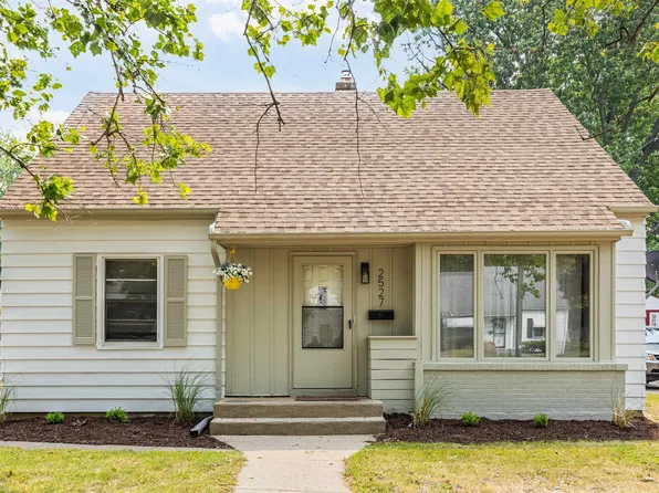 2527 Ellen Ave, Rockford, IL 61101