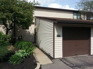 15124 Pine Hill Trl #C13, Middleburg Heights, OH 44130