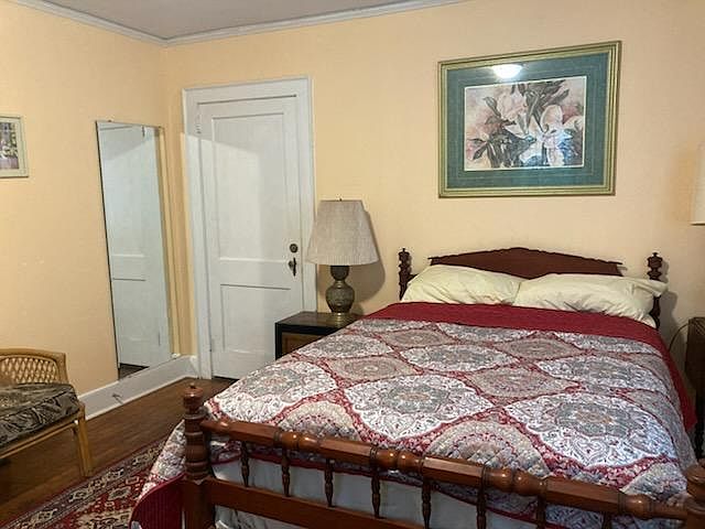 2nd image of 4905 Oleander Dr
