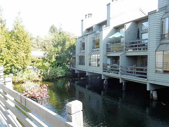 5th image of 4 Lake Bellevue Dr APT 204
