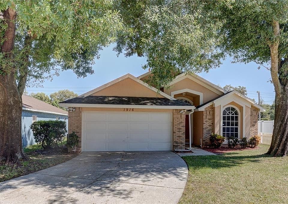 2nd image of 1916 Olivia Cir