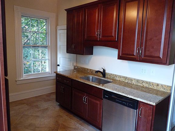 3rd image of 1632 W Grace St #5