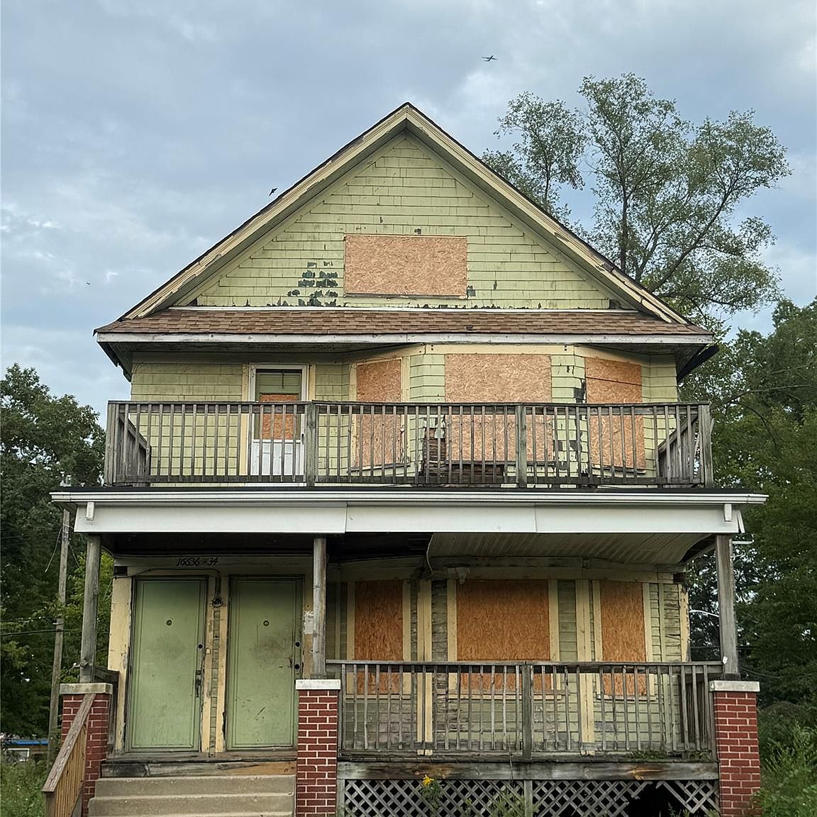 16634 Log Cabin St, Highland Park, MI 48203