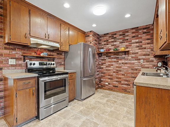 5th image of 2207 Orchard Ln