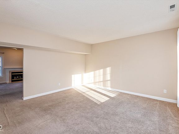 3rd image of 5891 Mimosa Dr