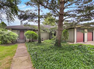 4001 Farmington Dr, Champaign, IL