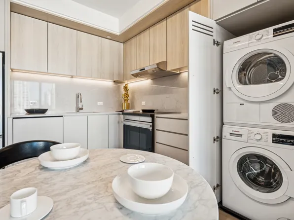 17 Hanover Place 30H image 1 of 14