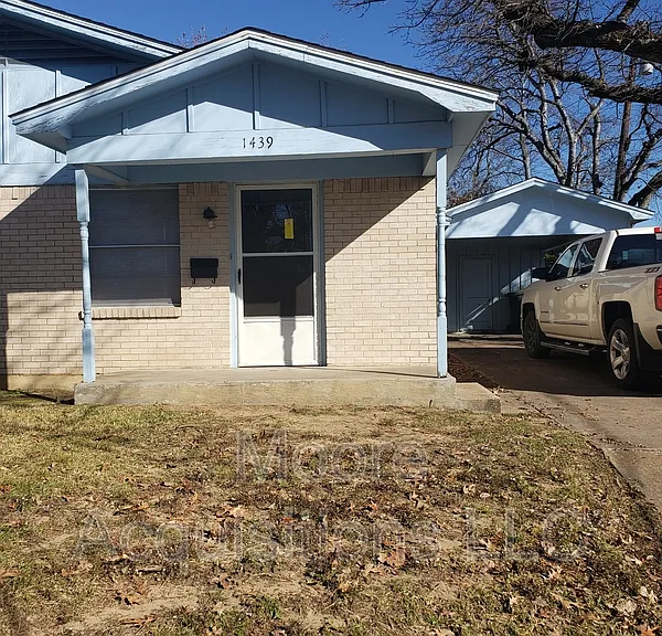 1439 S Rusk St — Photo 2