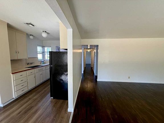 5th image of 2140 48th Ave
