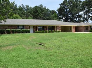 524 Cottonwood Ln, Tupelo, MS 38801
