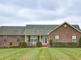 1054 Mead Dr, Ashland City, TN 37015