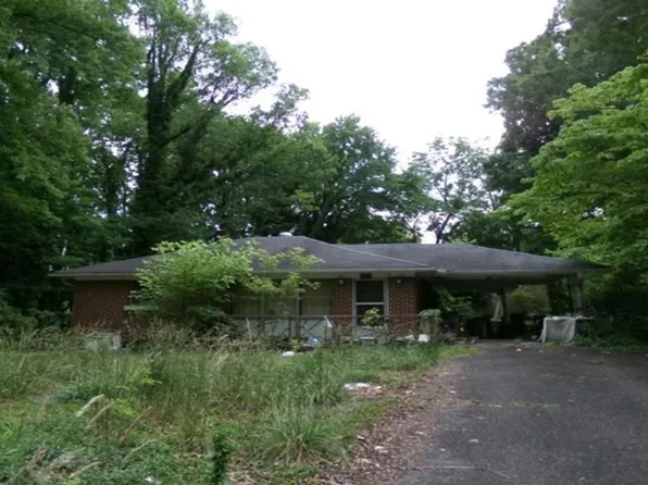 150 Centerwood Dr, Mount Airy, NC 27030