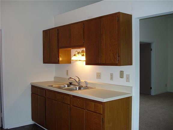 4th image of 3719 Pleasant Lake Dr