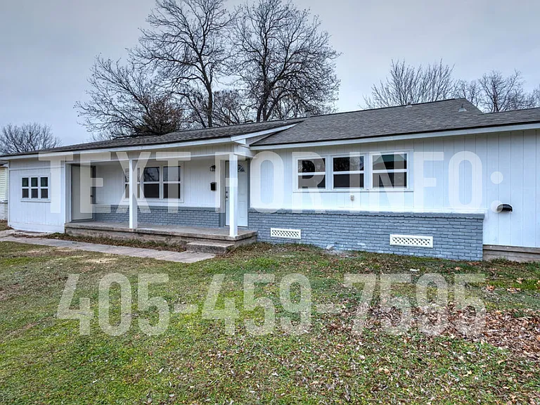 1941 W Spruce Ave — Photo 2