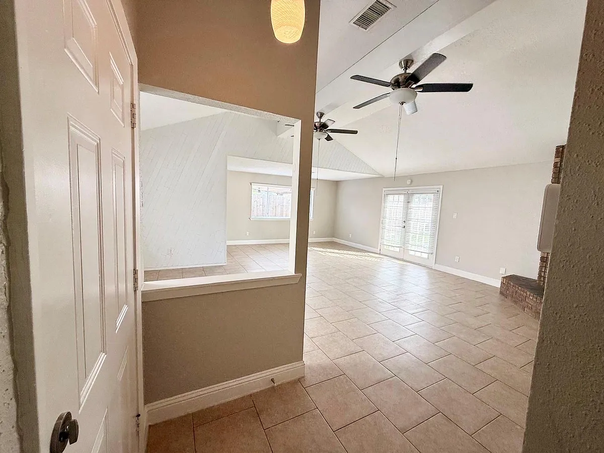 Building Photo - 16730 Frigate Dr