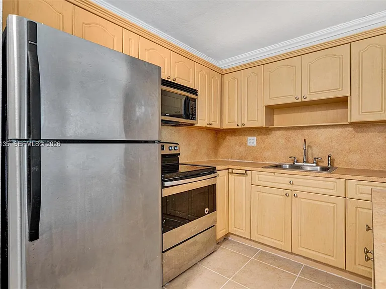 1465 NE 123rd St #416 — Photo 9