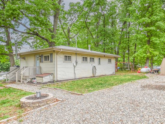493 Swan Ln, Coldwater, MI 49036