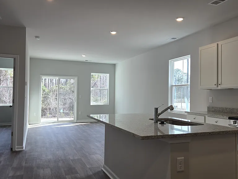1374 Speedway St — Photo 2