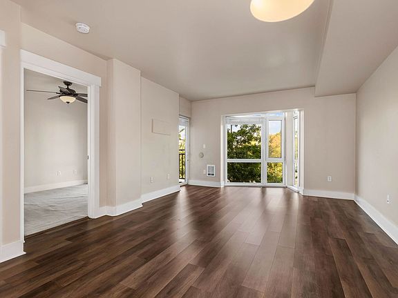 5th image of 699 John St #218