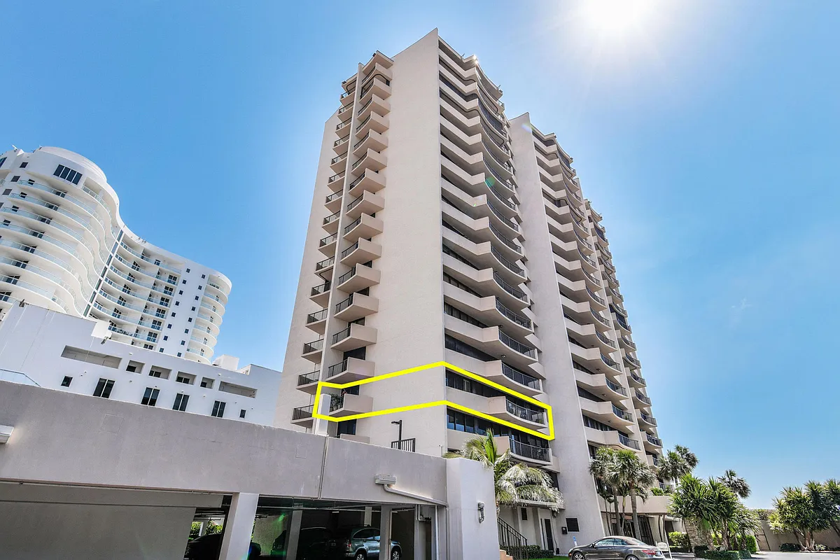 Building Photo - 4200 N Ocean Dr #1