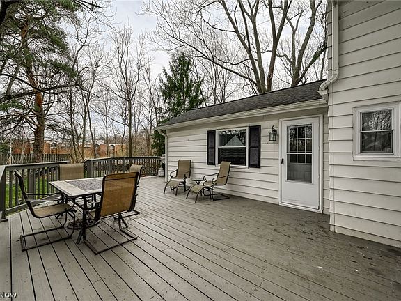 4th image of 374 N River Rd