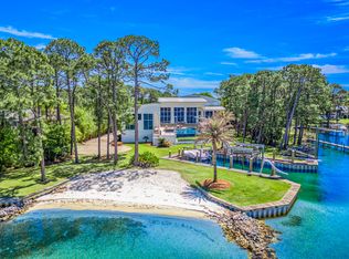 239 Yacht Club Dr NE, Fort Walton Beach, FL 32548