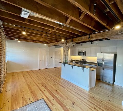 2nd image of 401 Princess Anne St #101