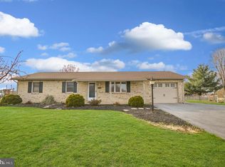 9081 Letzburg Rd, Greencastle, PA 17225