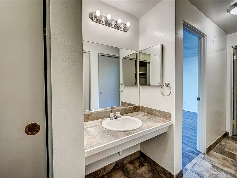 Aruba Apartments — Photo 42