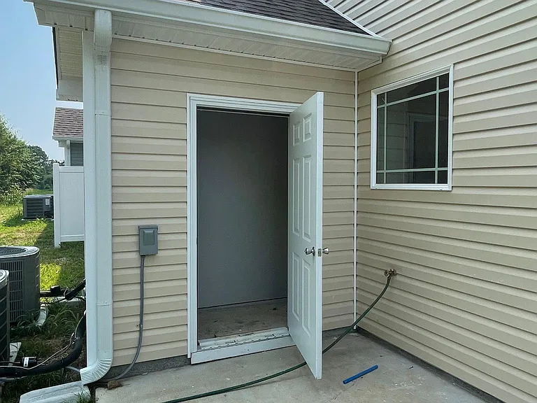 1037 Wells Way — Photo 21