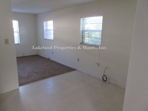 4th image of 518 W Belmar St