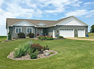807 Dale Ct, Ellendale, MN 56026