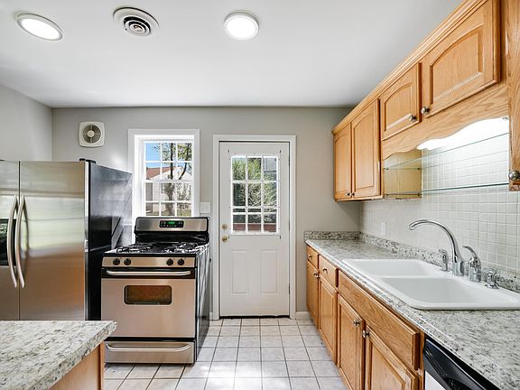 4th image of 6343 Hillcrest Pl