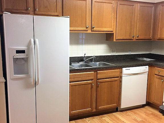 4th image of 1101 E Eagle Ave