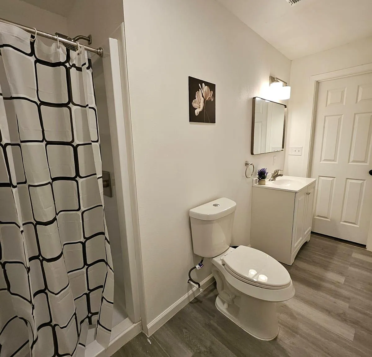 4 bed, 5.0 bath, 2340 sqft, $789 — Photo 2