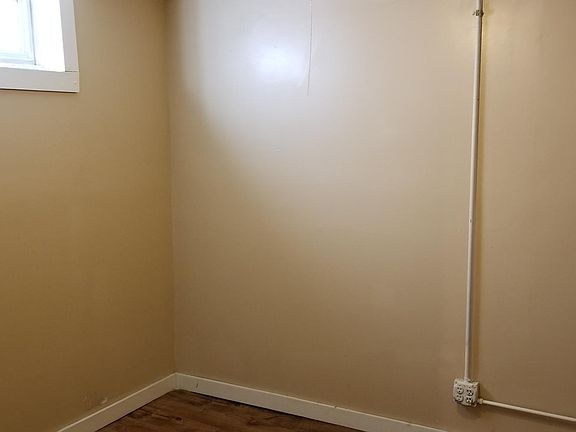 4th image of 3514 Leavenworth St