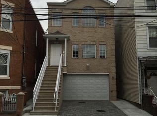 206 44th St #1, Union City, NJ 07087