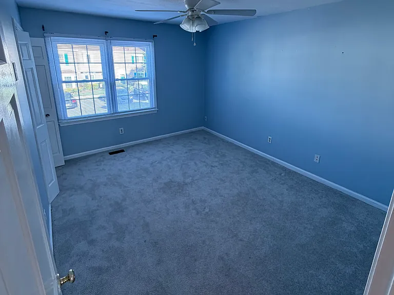 582 Tenbee Ln — Photo 9