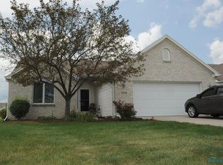 4330 Waterbend Dr E, Maumee, OH 43537