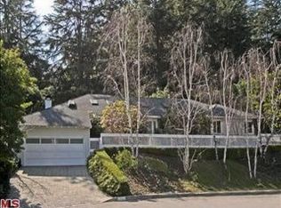 672 Elkins Rd, Los Angeles, CA 90049