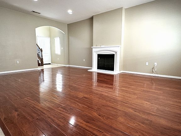 5th image of 1095 S Reservoir St