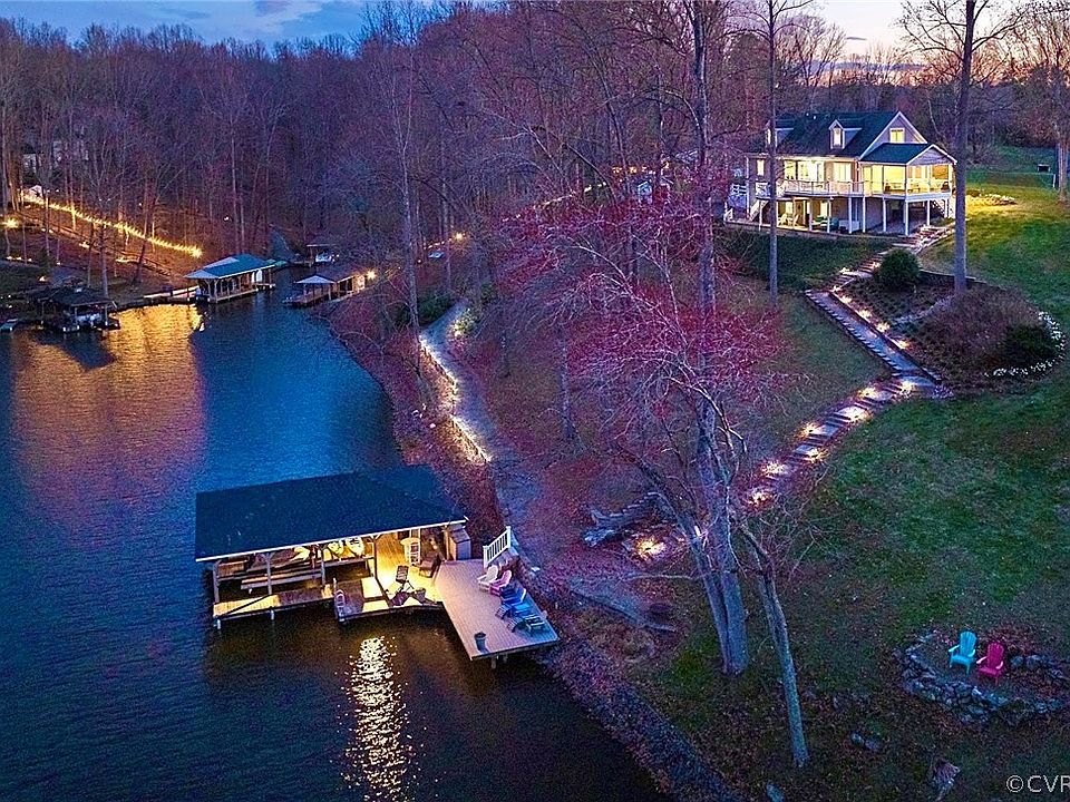 1st image of 6217 Connie Ln