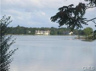 35 Weed Ave, Stamford, CT 06902