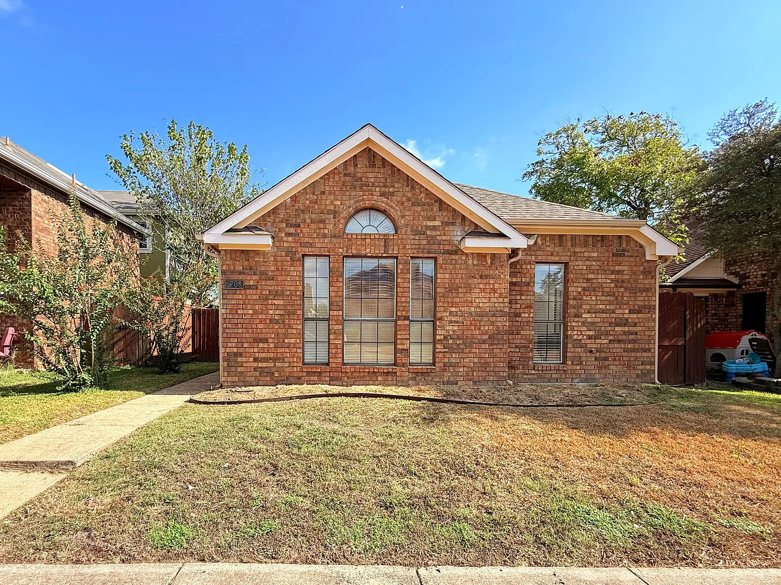 3 bed, 1312 sqft, $1,800 — Photo 1