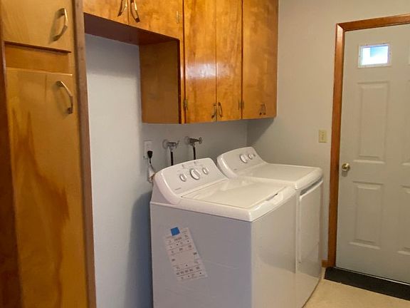 5th image of 1520 Washburn Way