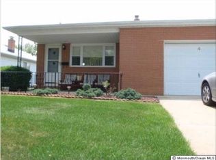 4 Piccadilly Ct, Toms River, NJ