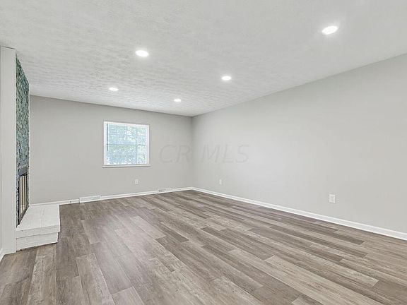5th image of 48 Beechwood Dr SW