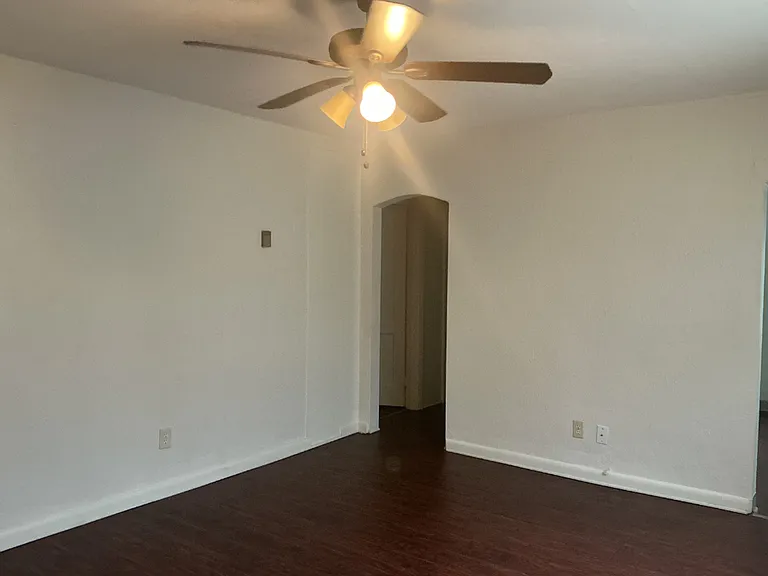 446 Francis Blvd — Photo 2